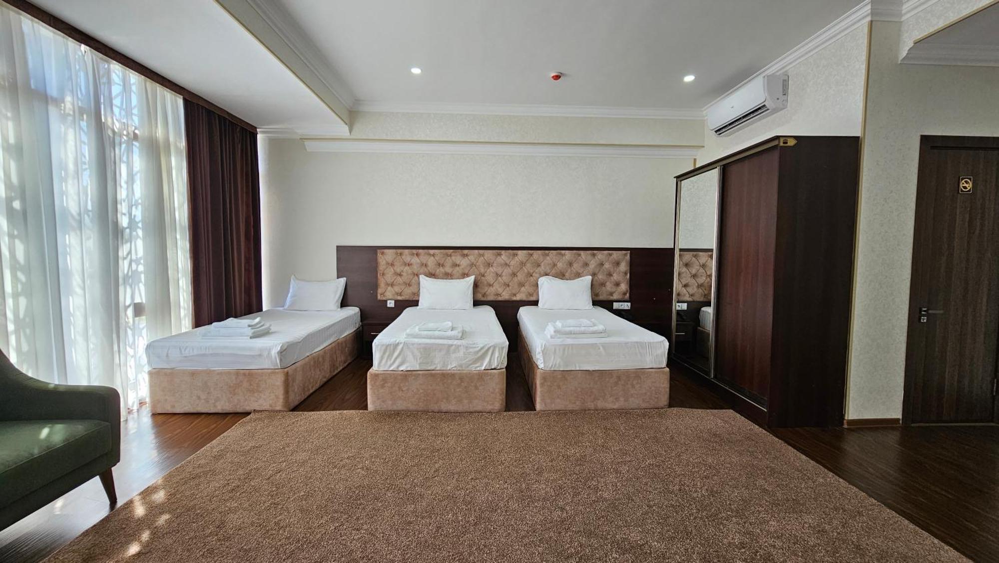 Grand Turon Plaza Hotel Tașkent Exterior foto