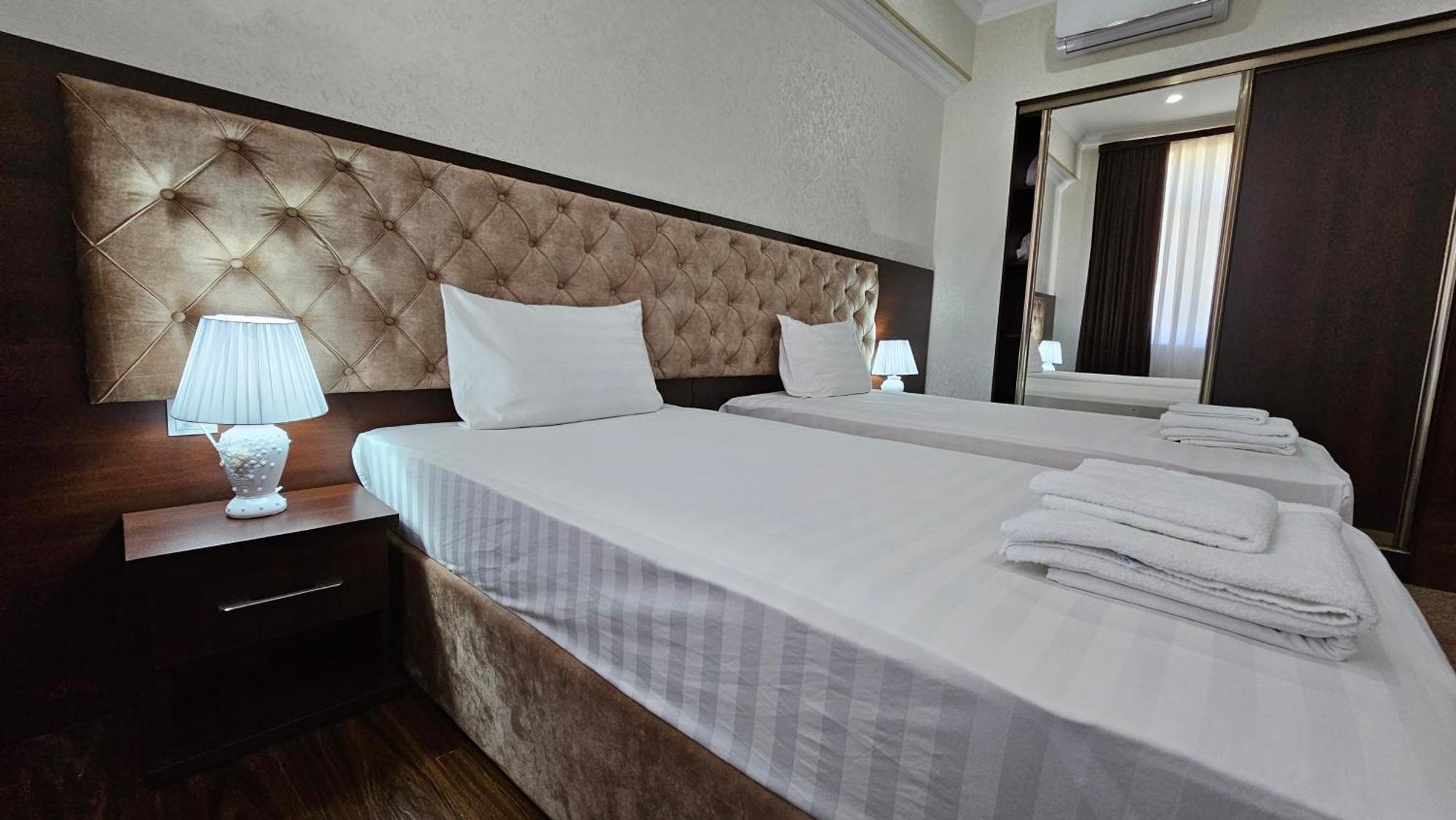 Grand Turon Plaza Hotel Tașkent Exterior foto