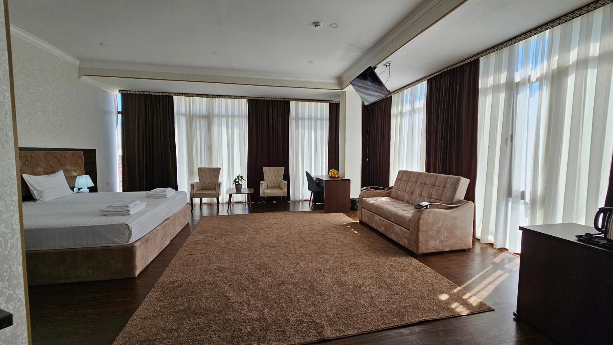 Grand Turon Plaza Hotel Tașkent Exterior foto